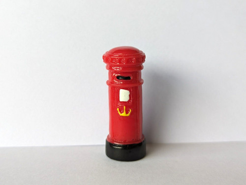 Post box scale - box, dolls