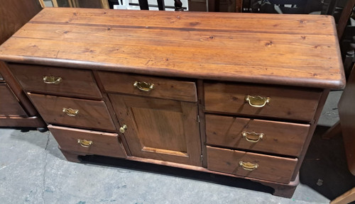 Beautiful pine dresser - pine,