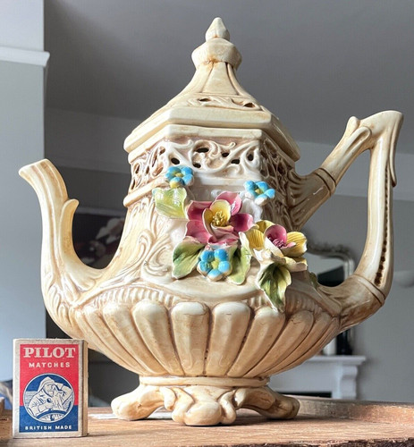 Vintage capodimonte style - vintage,