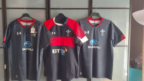 Joblot adult wales - adult,