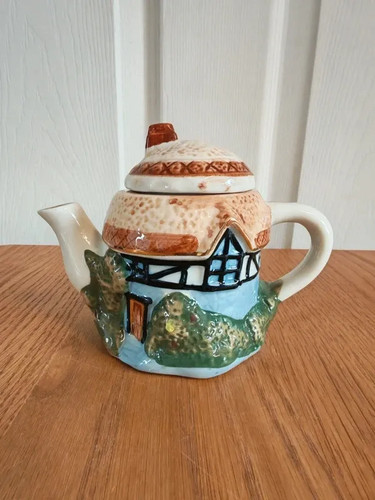 Vintage 1980s small cottage - 1980s,