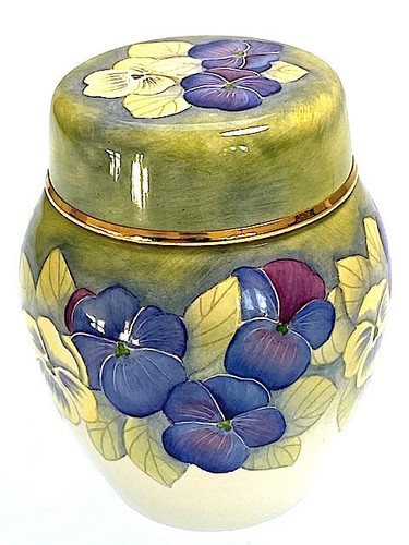 Moorcroft ginger jar - jar, designed