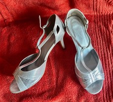 LADIES SHOES SIZE 7 EEE EXTRA WIDE FIT SILVER PEEP TOE T-BAR HEELS DANCING SEXY