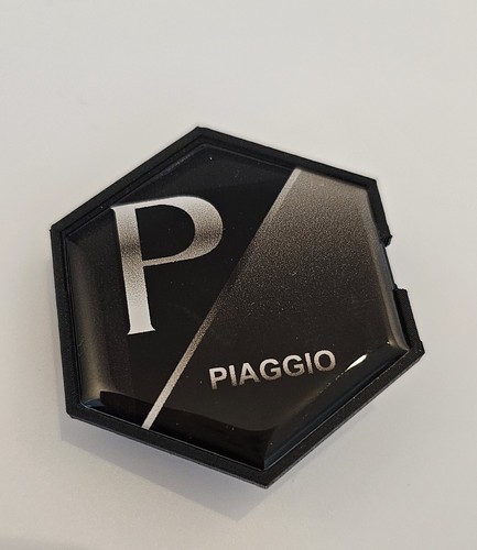 Emblem piaggio plug - piaggio, plug-in