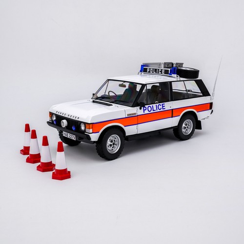 Almost real land rover - 1:18,