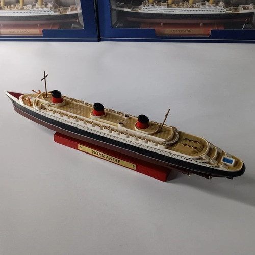 1250 alloy diecast - 1:1250, cruise