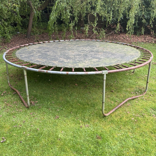Outdoor round trampoline - trampoline, with
