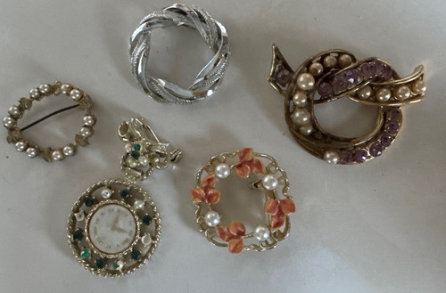 Vintage circle brooch lot - vintage,