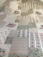 BITTERSWEET INN LARGE PATCHWORK REVERSIBLE QUILT - APPROX 250 X 250 CM