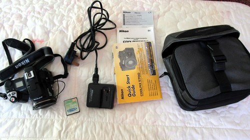 Nikon coolpix 5700 5mp zoom - 5mp,