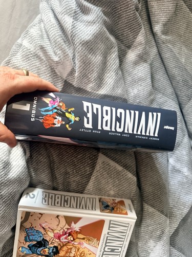 Invincible omnibus volume - omnibus,