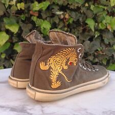 RETRO Schmoove Embroidered