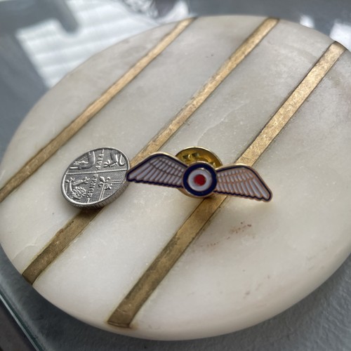 Raf pin badge - raf, wings