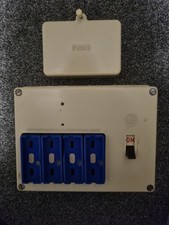 Wylex Rewireable Fuse Box/consumer unit 4 ways without fuses 