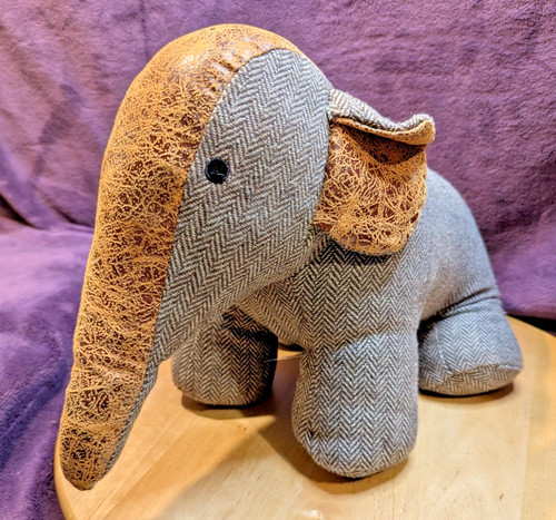 Adorable kg elephant - adorable,