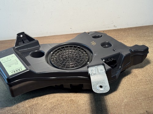 2011 audi subwoofer - 8p,