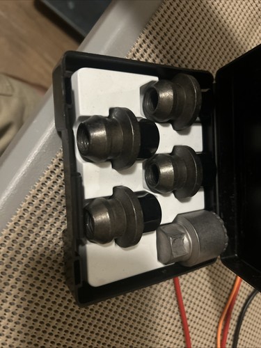 New genuine wheel lock - new,