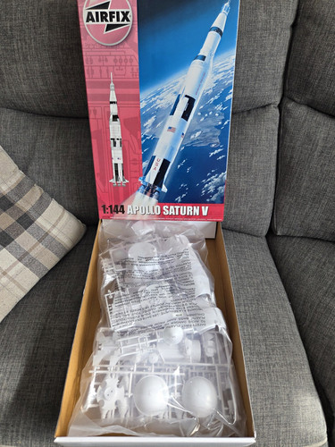 Airfix 144 apollo saturn v - airfix,