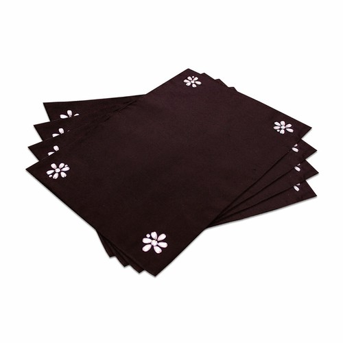 Black placemats with - 4, gem
