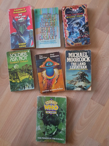 Vintage sci book - sci-fi,