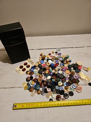 Job lot vintage buttons - job,