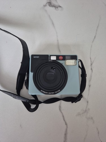 Leica sofort instant camera - instant,
