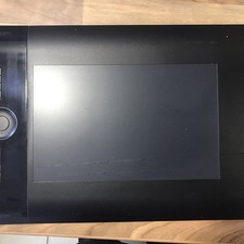 Wacom Intuos 4 Medium PTK-640 Graphic Drawing Tablet