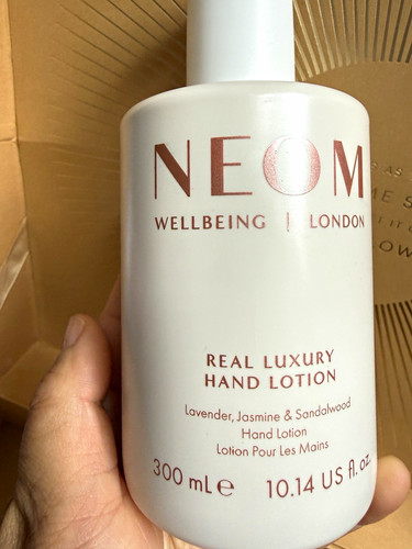 Neom real luxury - real,