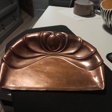 Vintage Flowing Curve Art