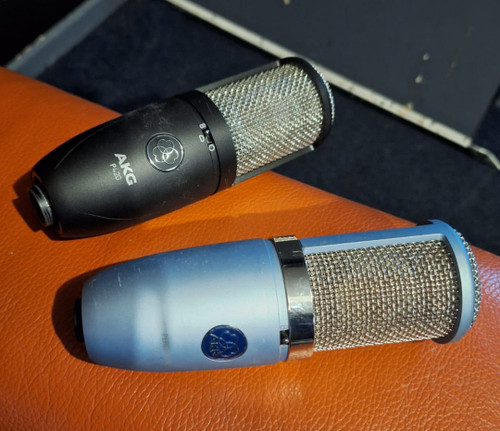 Pair akg perception 420 - of,
