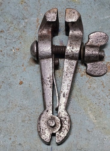 Blacksmiths jewellers - blacksmiths,,