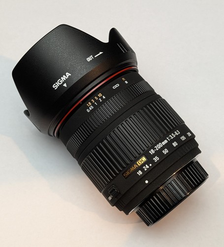 Sigma 200mm 6 - f/3.5-6.3, dc