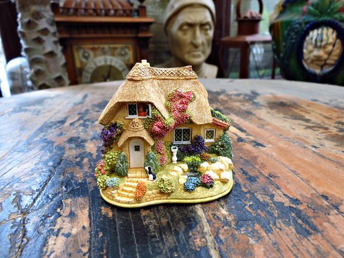 Lilliput lane little - lilliput, "little
