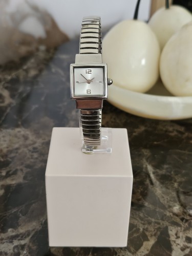 Ladies s watch - m,