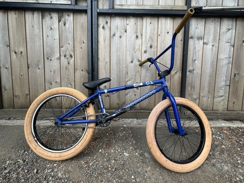 Bmx bike blue in wheels - blue,