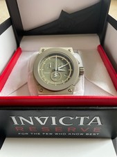 Invicta Akula Reserve Gents Quartz Watch With Box & Papers (B428)