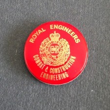Vintage Royal Engineers Red Gold Metal Pin Button Badge Combat & Construction
