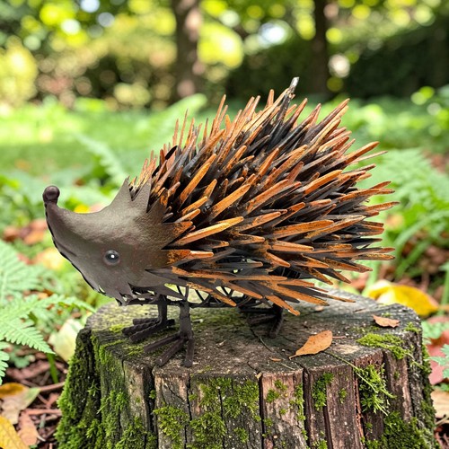 Recycled metal hedgehog yard - hedgehog,