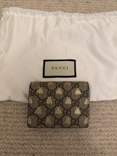 Gucci GG Supreme Bee Print