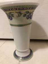 Kaiser Giardino porcelain vase
