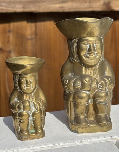 Brass toby jugs set of - -, 2