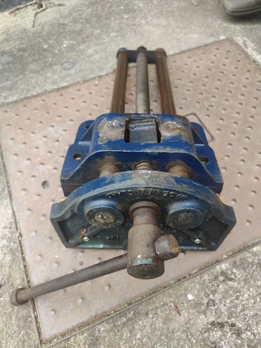 Large carpentry bench vice - carpentry,
