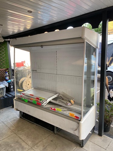 Open display chiller 
