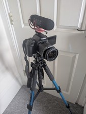 DSRL BUNDLE Canon EOS 250D 24.1MP Camera Black  2 Lights 2 Mics Dummy Battery