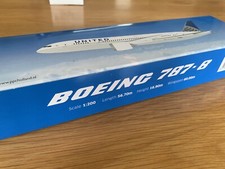 UNITED Boeing 787-8 Desk