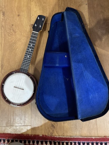 Beautiful banjo ukulele 1930s - beautiful,