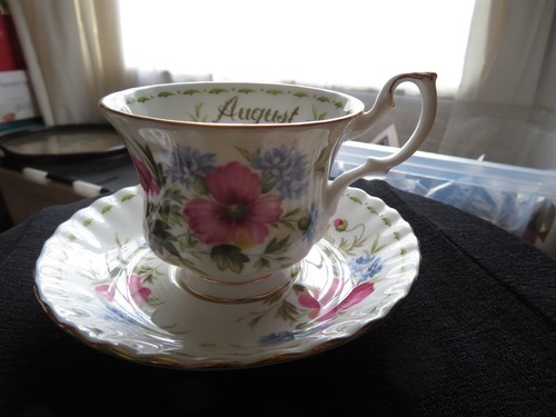 Vintage royal albert - albert, teacup