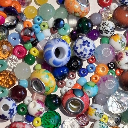 200 glass porcelain beads - 200+,