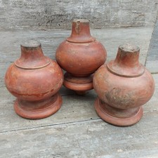 3 VINTAGE ANTIQUE RUSTIC WOOD GARDEN FINIALS FURNITURE FEET SALVAGE 659g EACH