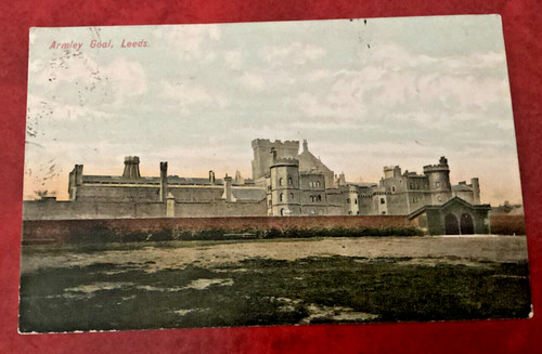 Postcard-Yorkshire-Leeds-Armle